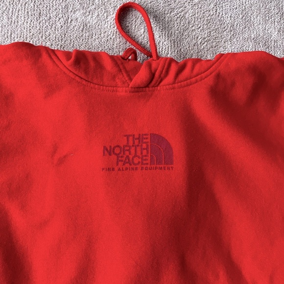 The North Face Red Pullover Hoodie | Size XL Streetwear Outdoor Essential - Picture 5 of 5